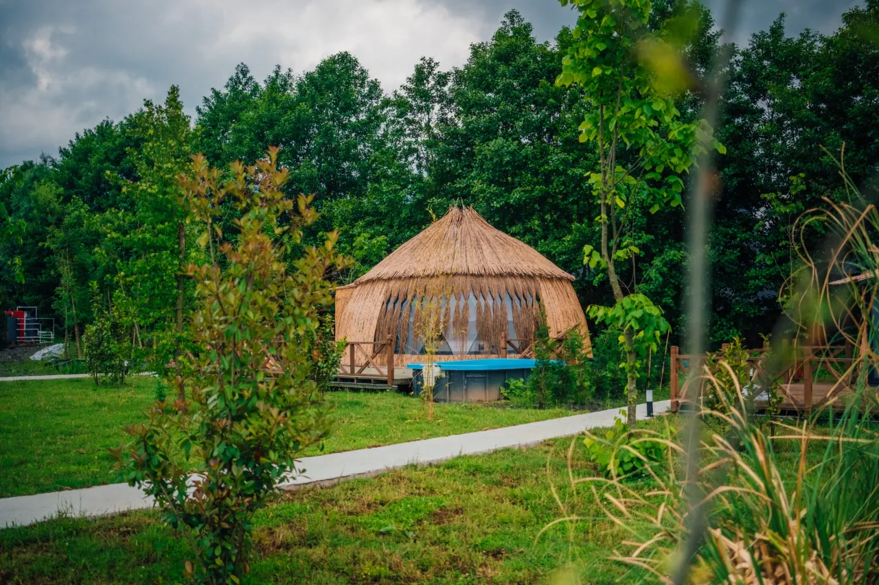 Deluxe Dome House