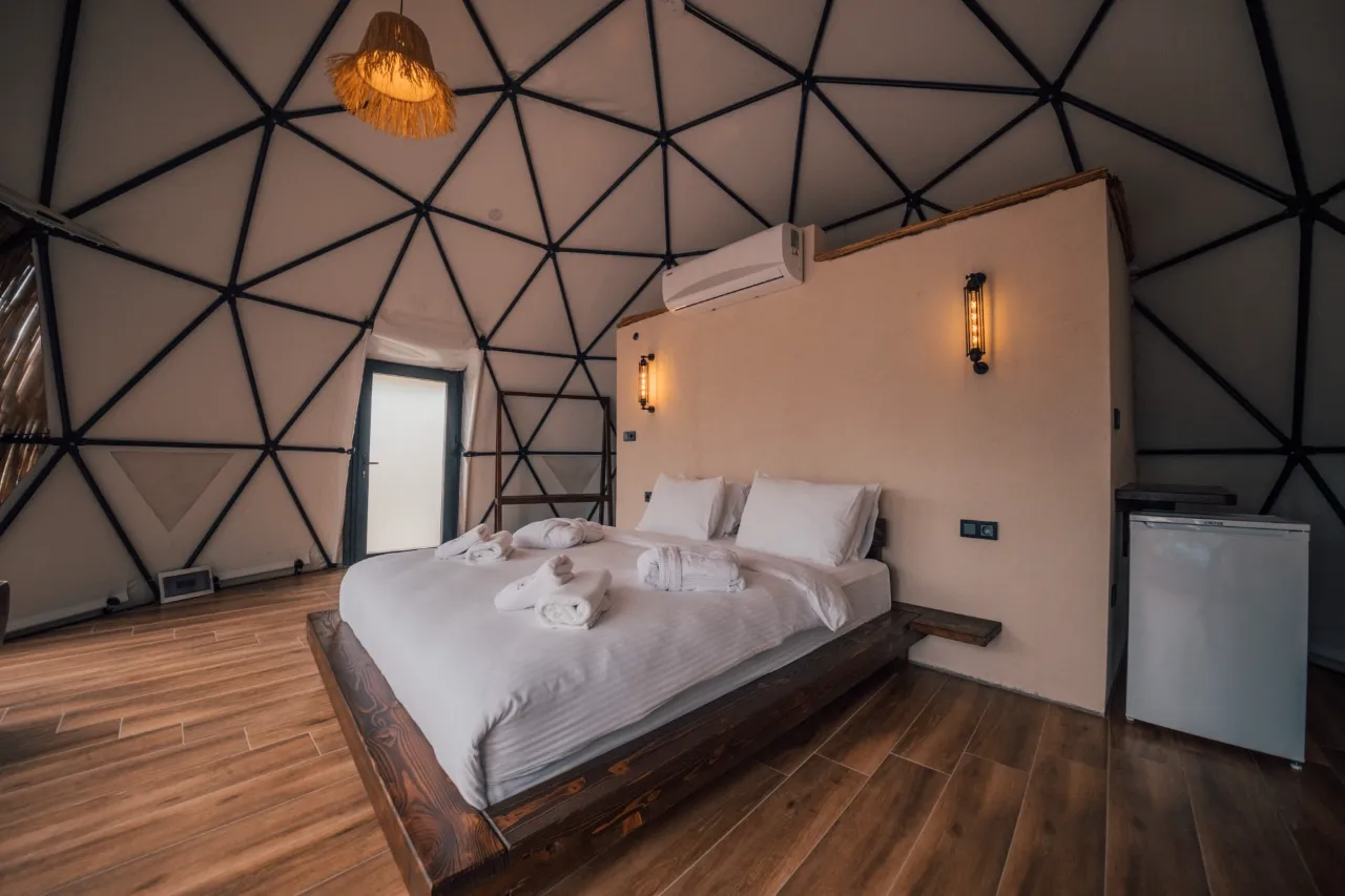 Deluxe Dome House