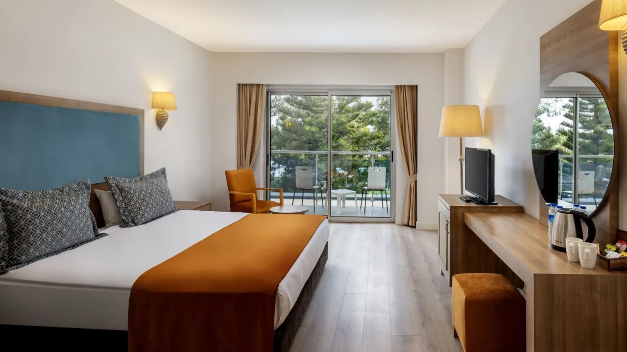 Standart Otel Odası Göl Manzara