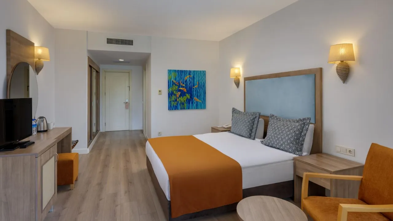 Standart Otel Odası Göl Manzara